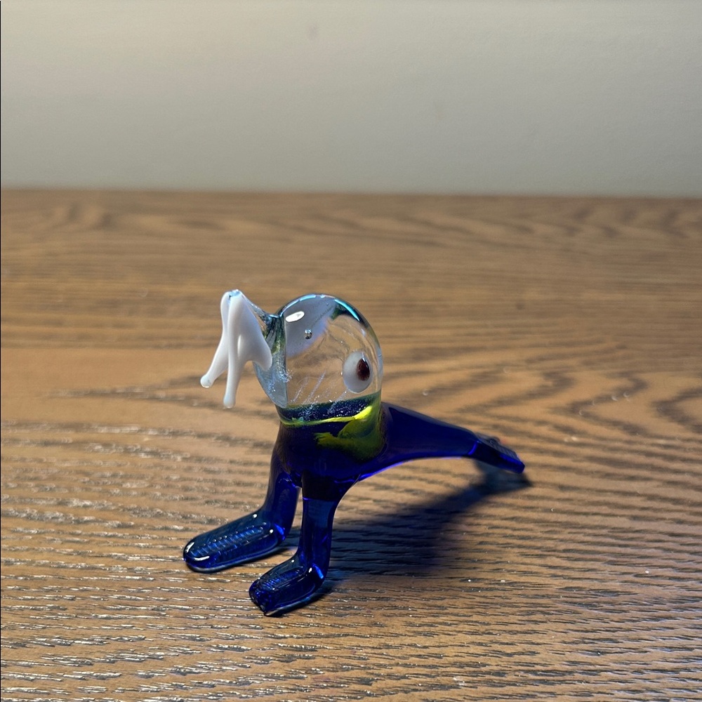 Vintage Glass Walrus Figurine Blue Hand Blown Mid Century 1970s âAS ISâ - Picture 2 of 9